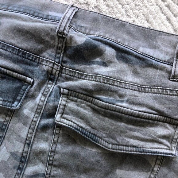 Express Stretch Cropped Straight High Rise Camo Pant - Picture 8 of 13